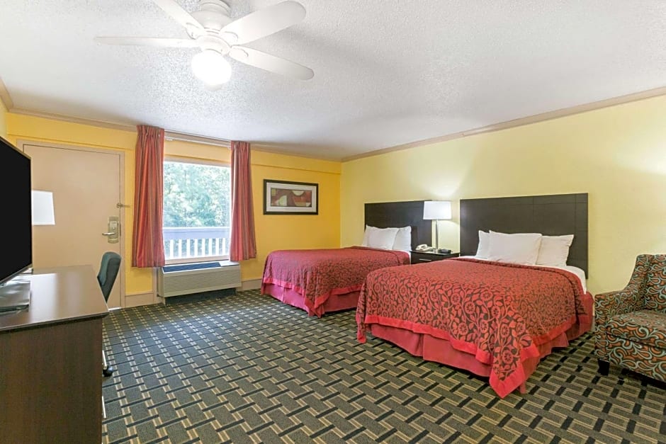 Days Inn by Wyndham Savannah Airport