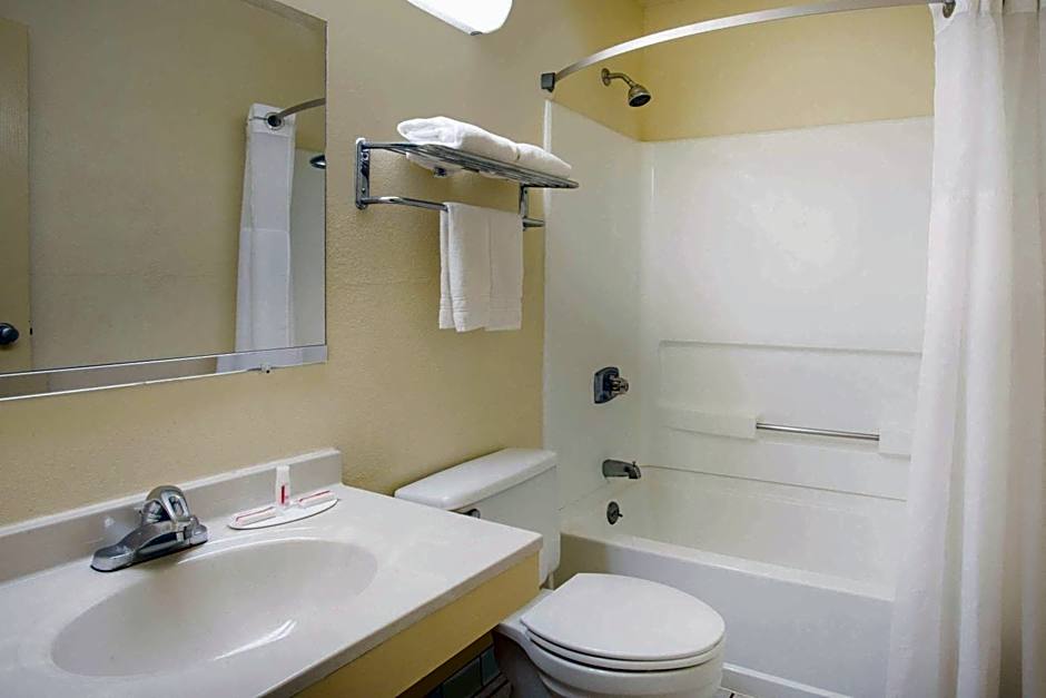 Super 8 by Wyndham Lexington VA