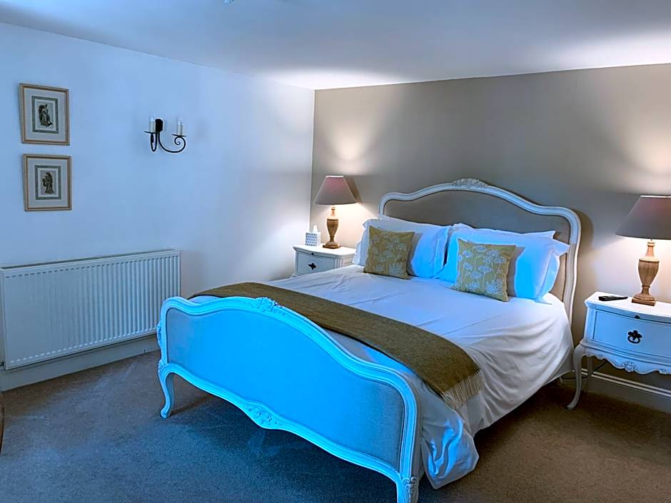 Kings Head Low House