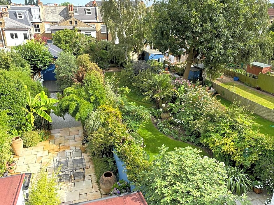 Sandra & Andrew's B&B