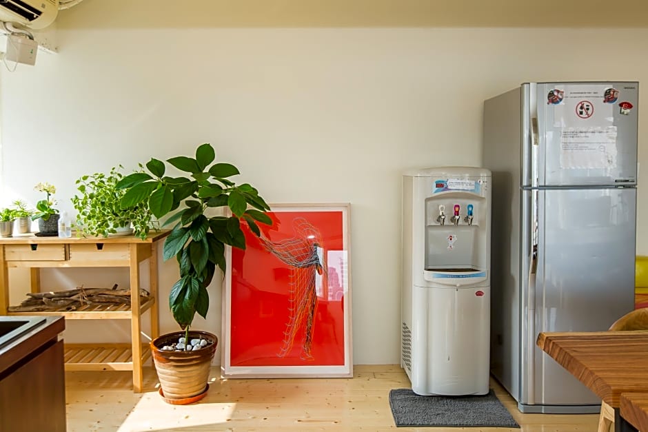 Mr Lobster's Secret Den Design Hostel