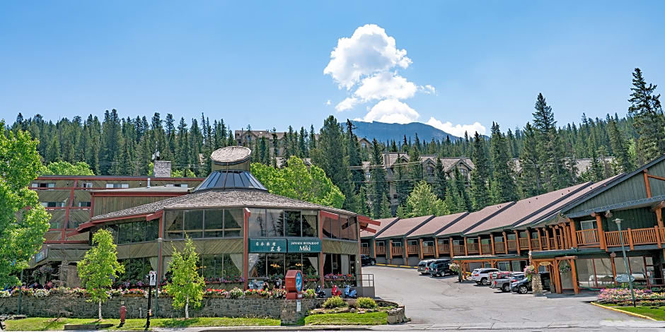 Hotel Canoe and Suites