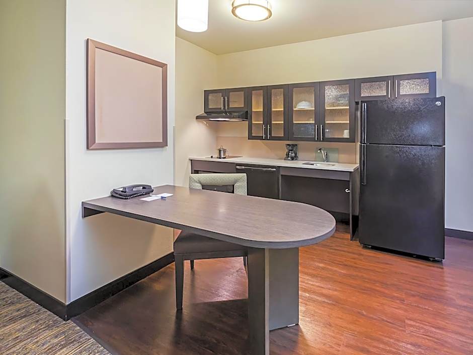 Candlewood Suites Lenexa - Overland Park Area By IHG