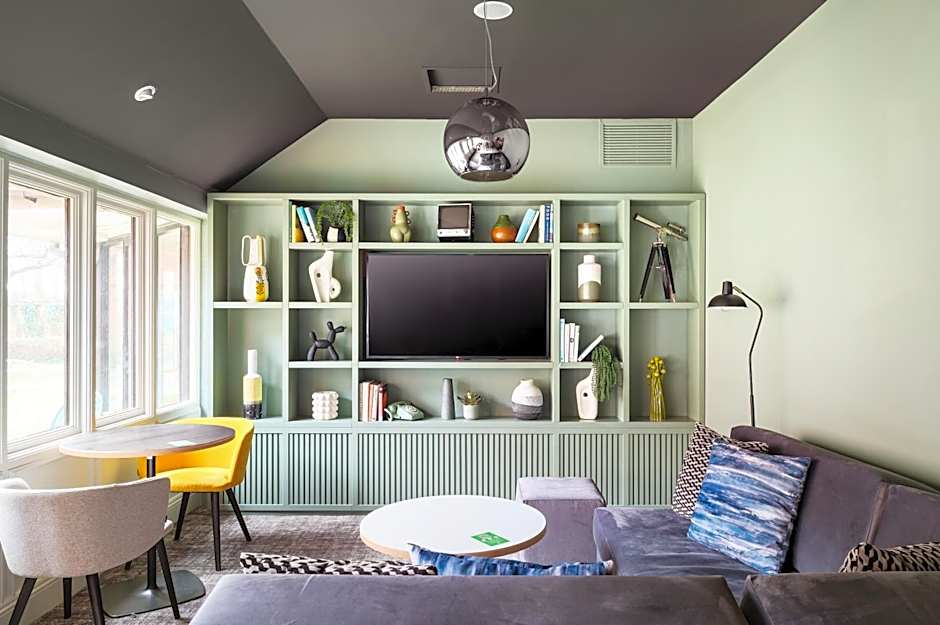 Holiday Inn Reading West By IHG