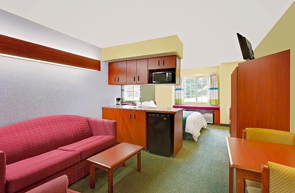 Microtel Inn & Suites by Wyndham Thomasville/High Point/Lexi