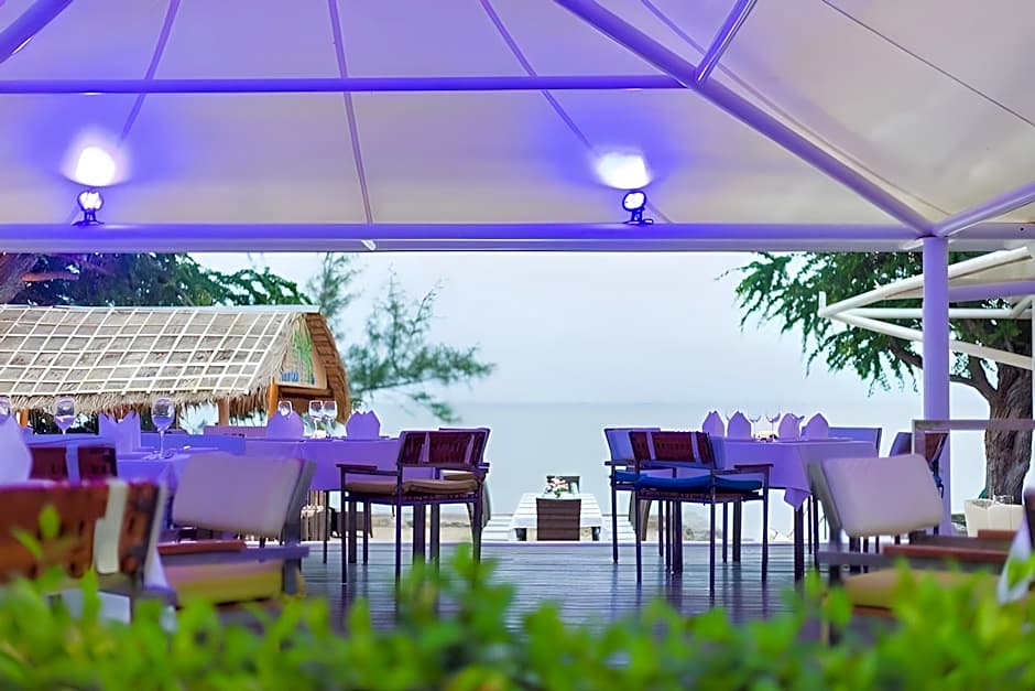 Sanae Beach Huahin