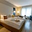 Lion'S Garden Hotel