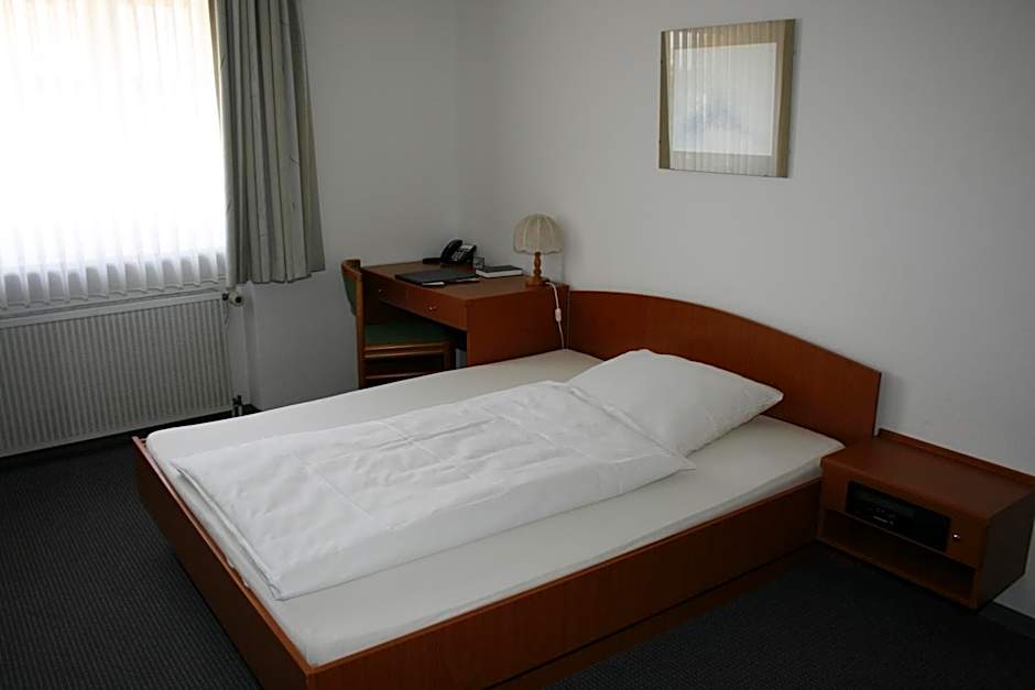 Photo 1 of 5 of Single Room