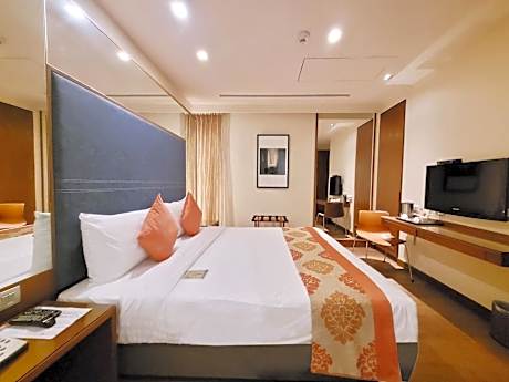 Amber Deluxe King  Room