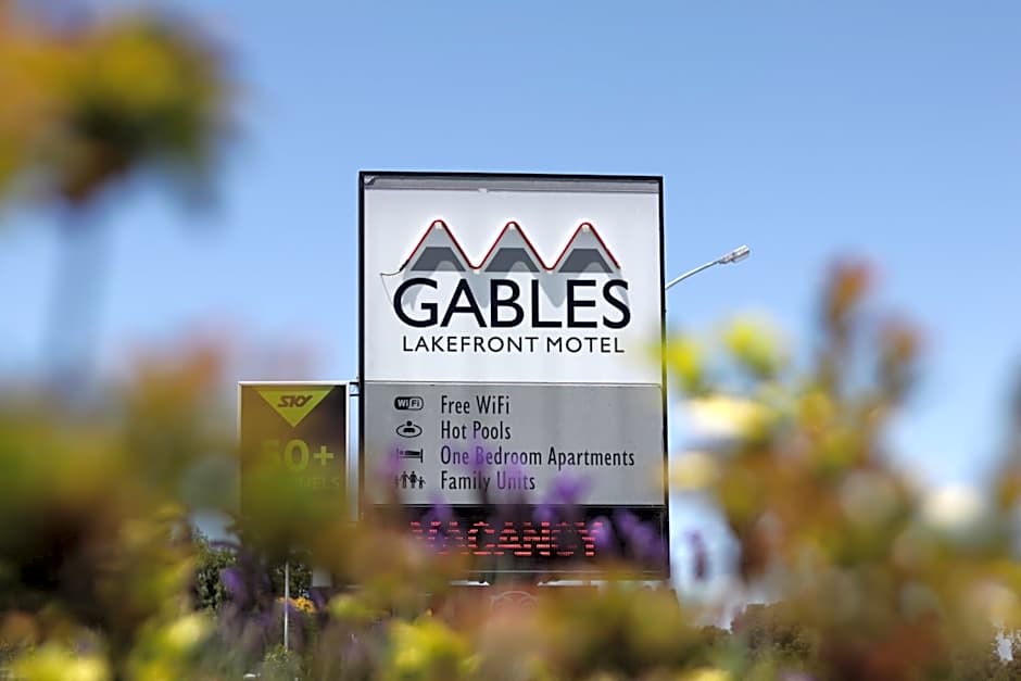 Gables Lakefront Motel