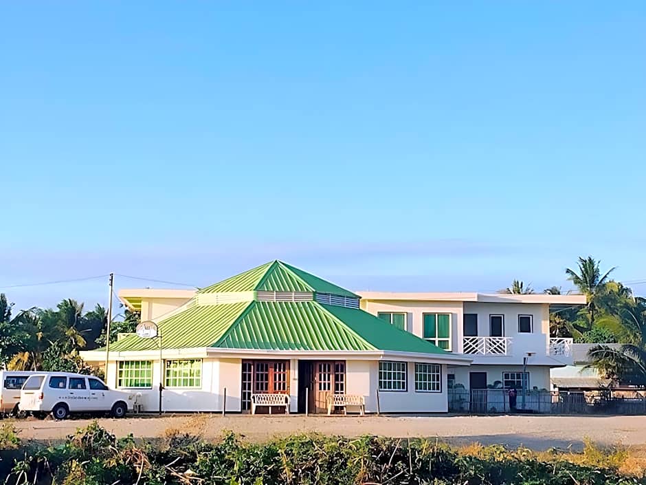 S-E Hotel And Residence