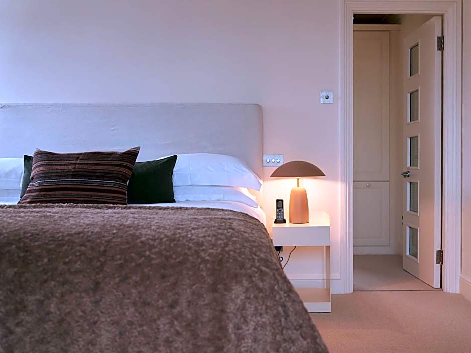 Europa House Apartments