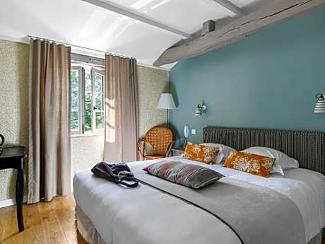 Double Room with Pool View