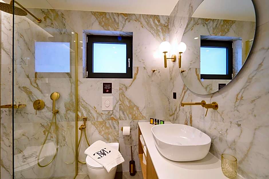 Monarco Executive Rooms