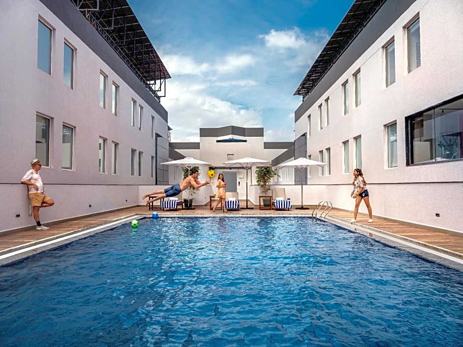 O by Tamara Coimbatore