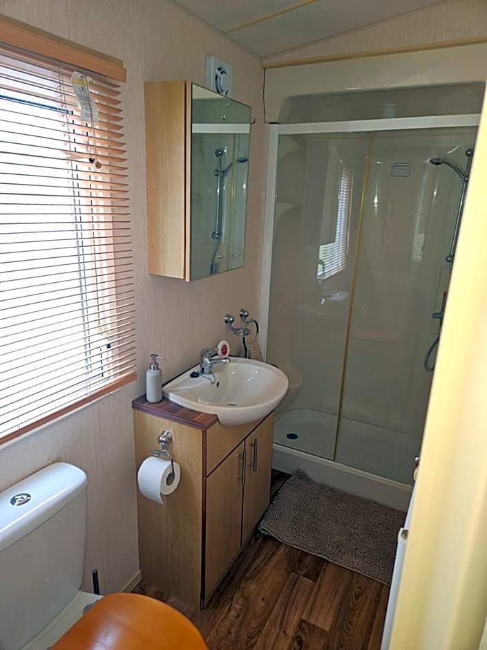 Luxe 6 berth caravan Lytham