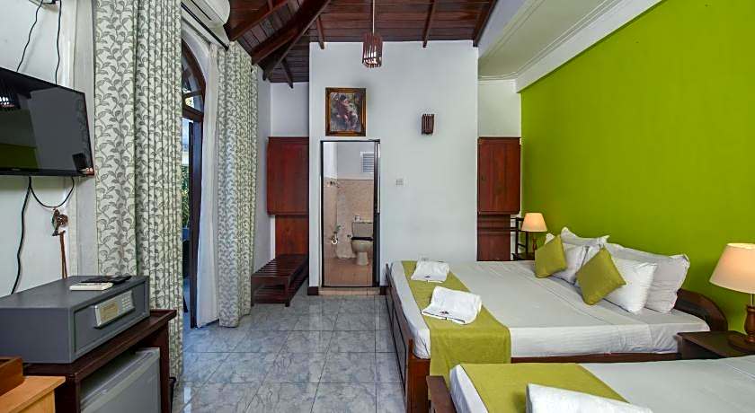 Ceyloni Lake Residency