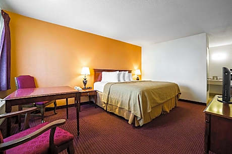 1 King Bed, Nonsmoking