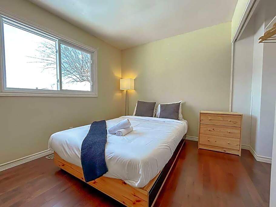 Spacious 5BR home. Close to everything!