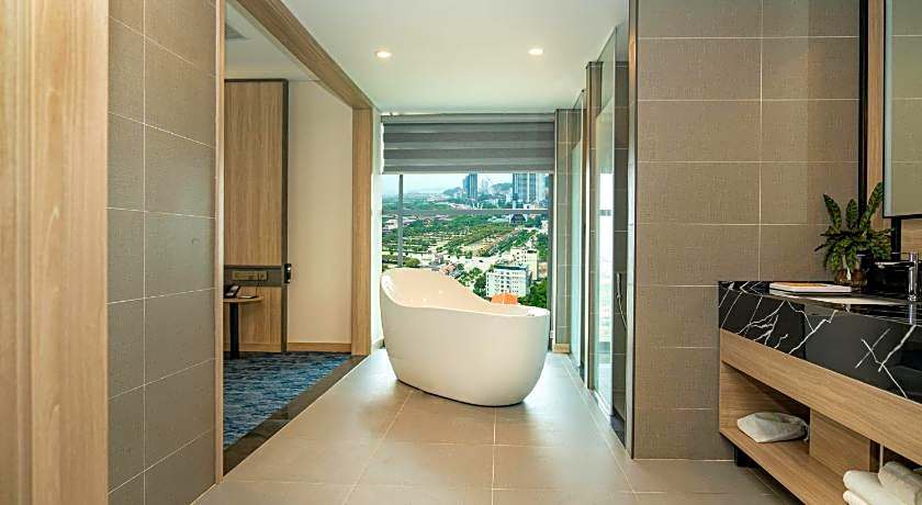 Wyndham Garden Legend Halong