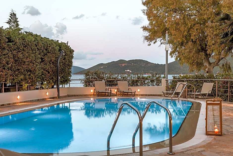 Meliti Waterfront Suites