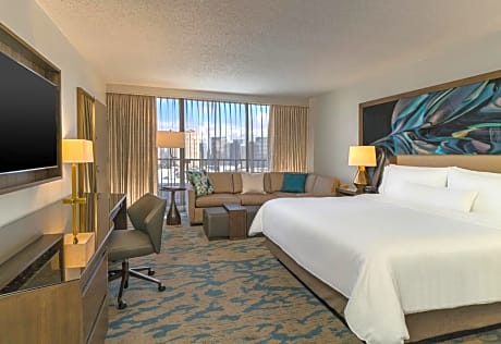 Concierge level, Guest room, 1 King, Sofa bed, High floor