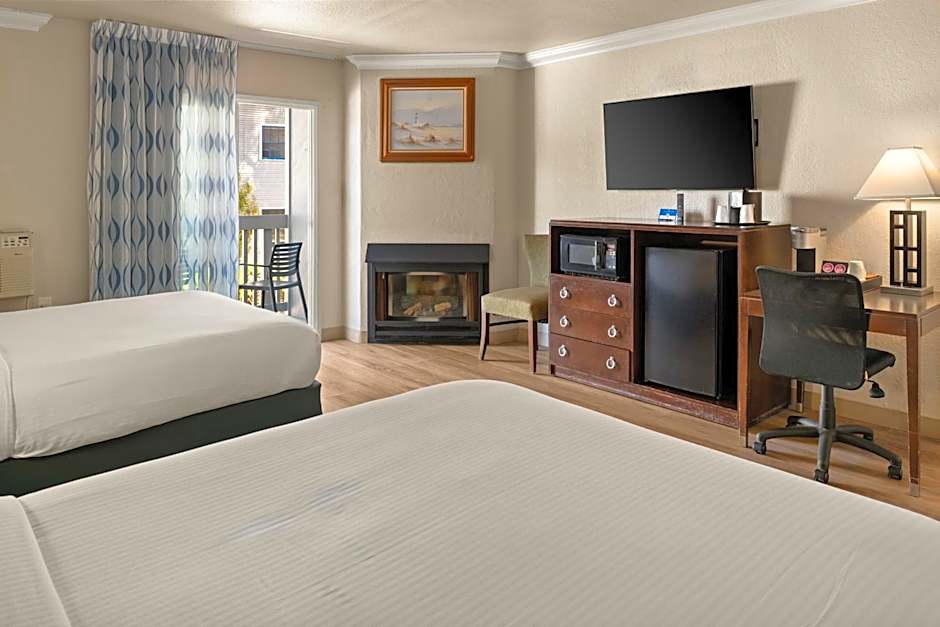 Cannery Row Inn