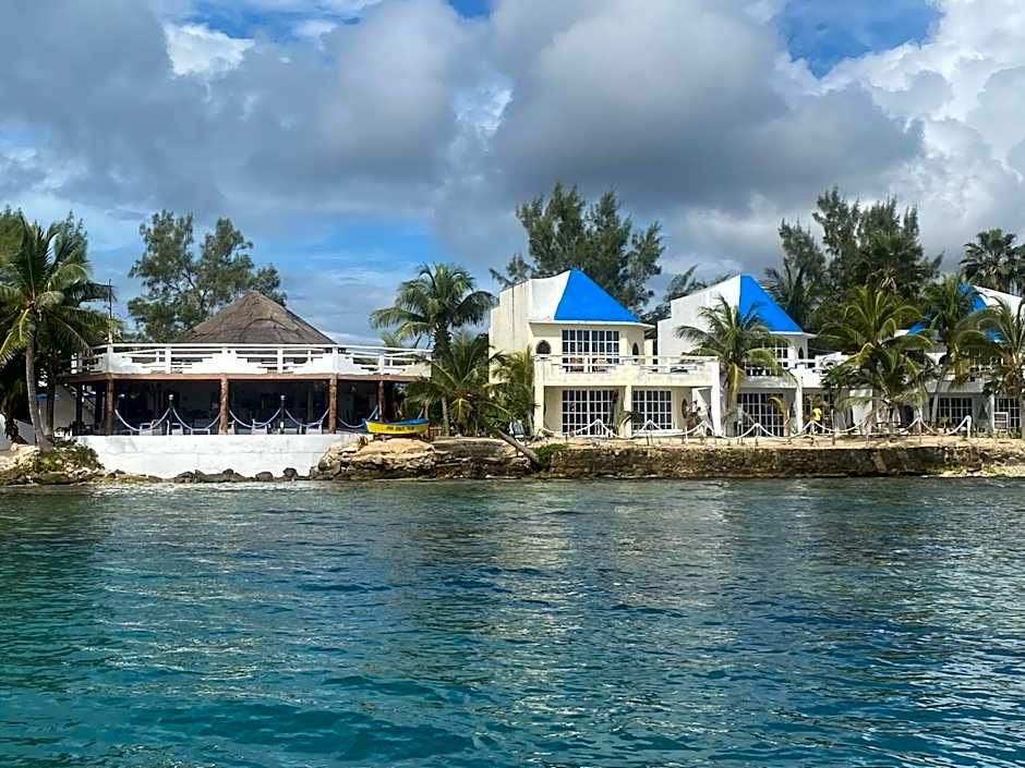Casa Cenote Hotel