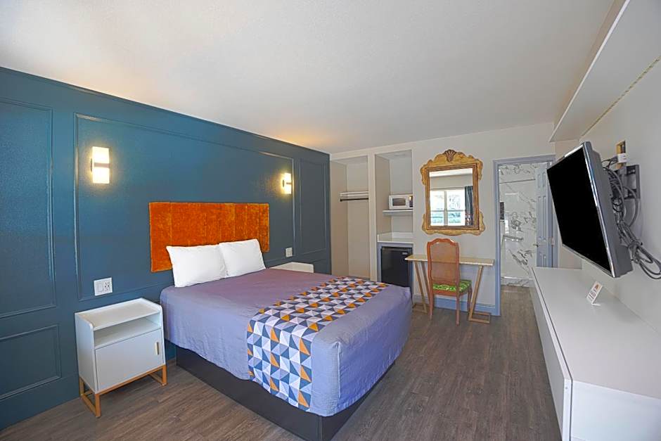 Sunrise Inn by OYO Titusville FL