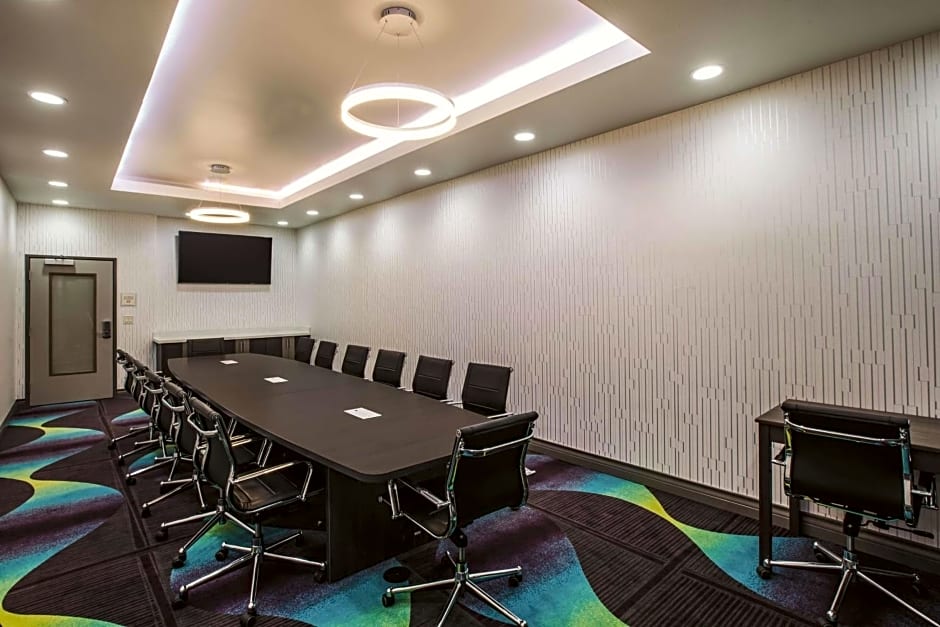 La Quinta Inn & Suites by Wyndham Lubbock South