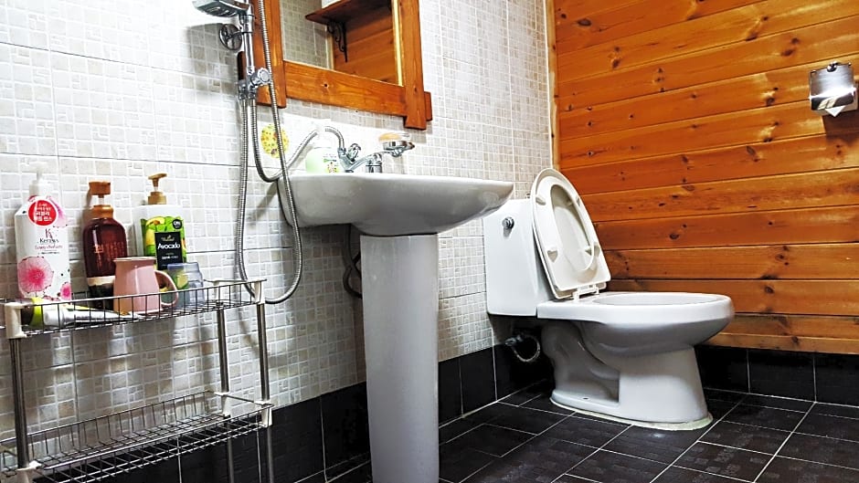 In-Yeon Hanok Guesthouse