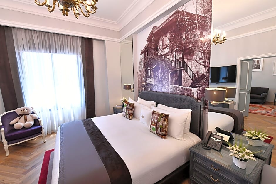 Le Bristol Hotel