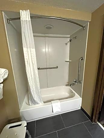 King Suite with Accessible Tub - Accessible/Non-Smoking