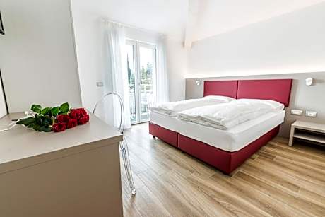 Superior Double or Twin Room with Lake View