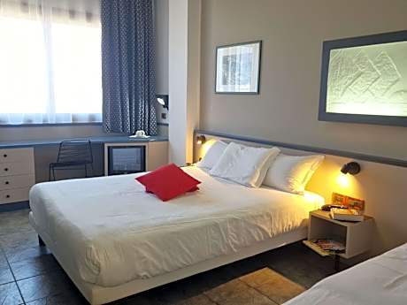 Standard Room with 1 double bed, harbour view