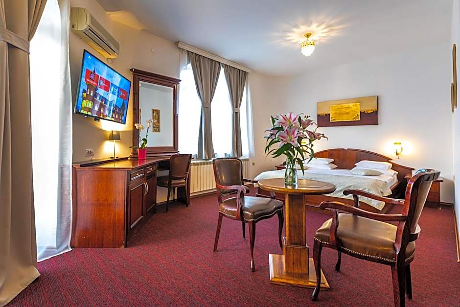 Garni Hotel Royal Crown