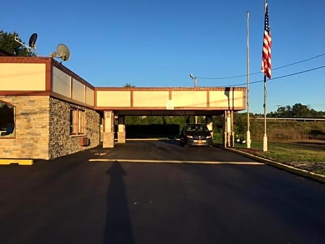 Days Inn by Wyndham Queensbury/Lake George