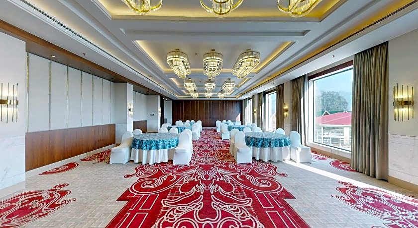 Radisson Collection Hotel & Spa, Riverfront Srinagar