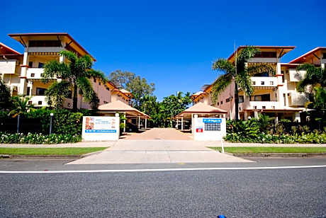 City Plaza Apartments