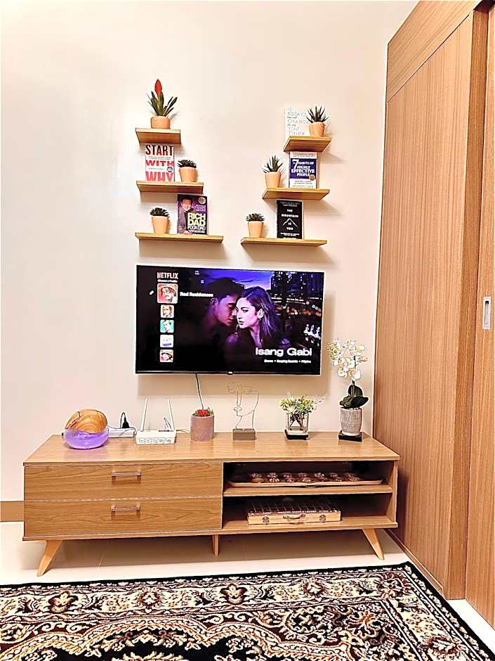 High Rise Condo with Balcony, Pool, Grand Lobby, and Sky Garden 22F