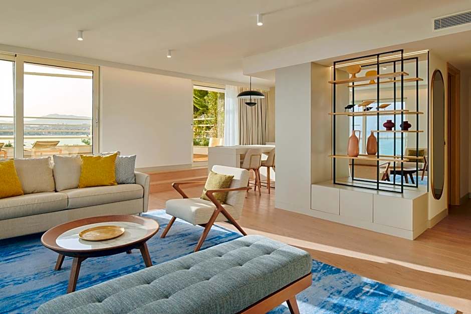 Le Meridien Lav Split