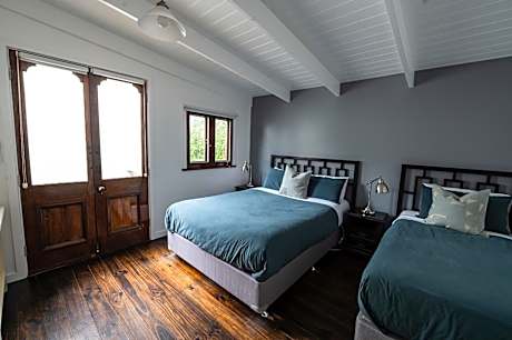 Scarborough Two-Bedroom Chalet with Spa Bath