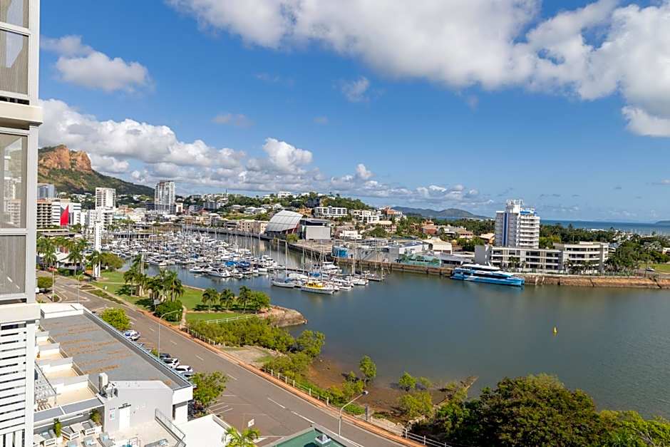 Oaks Townsville Metropole Hotel