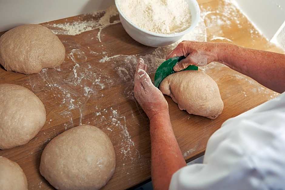 Horse & Jockey Hotel