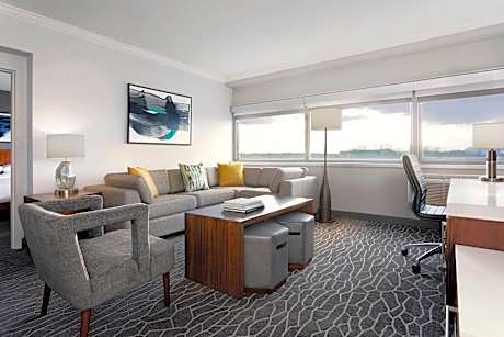 Presidential Suite, 1 King, Sofa bed