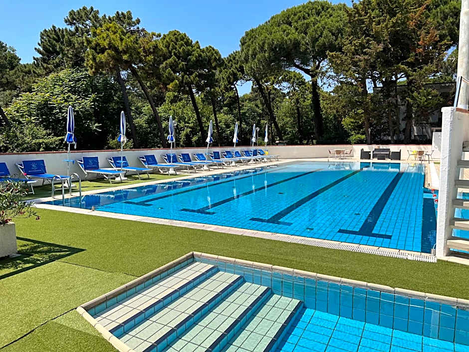 G&D Hotel Deanna Pool&Brunch