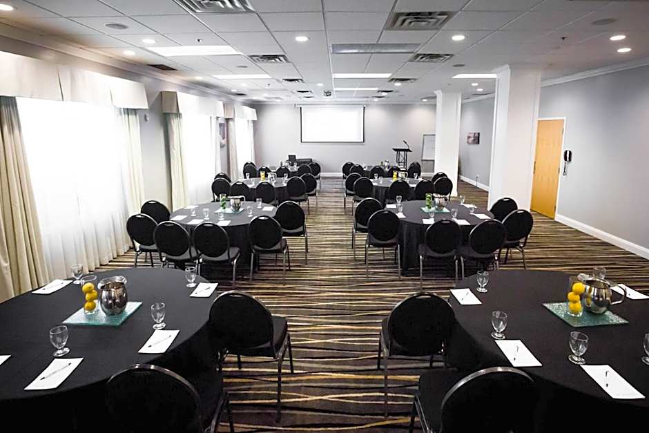 Cambridge Hotel and Conference Centre