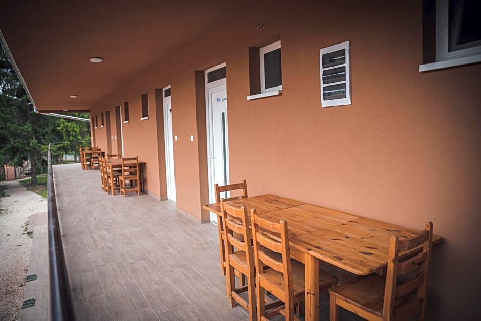 Tenisz Panzió - Baja