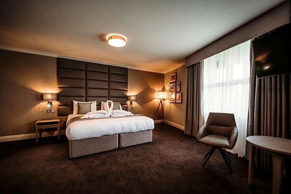 The Essex Golf & Country Club Hotel