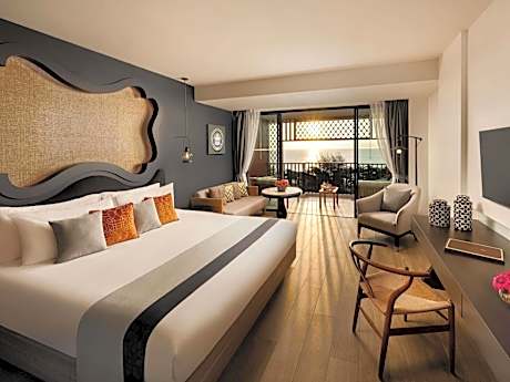 Premier Room, Sea View, 1 King Bed, Balcony